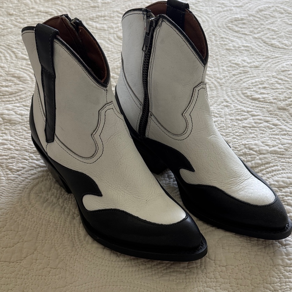 Lucchese Monochrome Western Ankle Boots